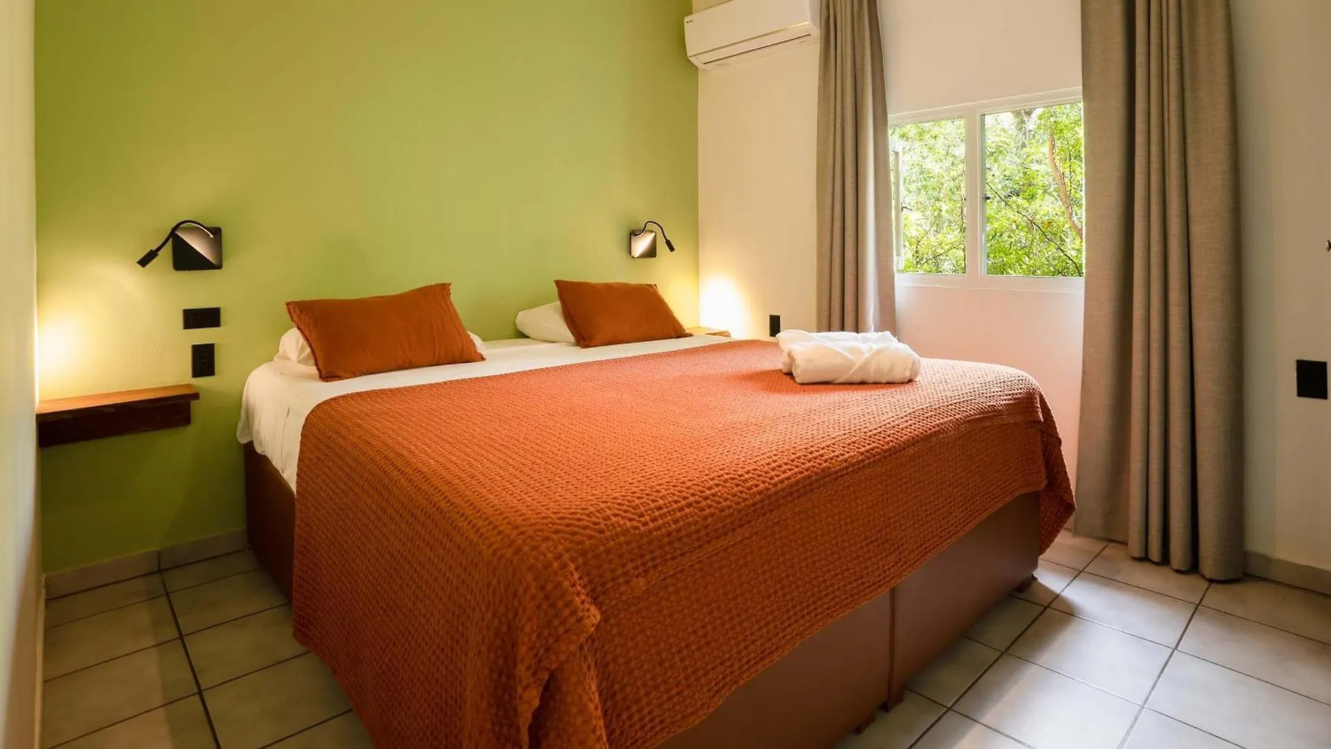 Dream Of The Green Flamingo Willibrordus 0*,  Curacao